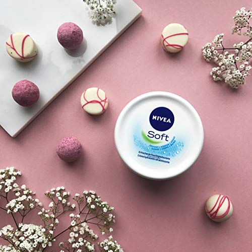 Nivea Soft Cream Pack of 4 x 200 ml) - Bargain Genie